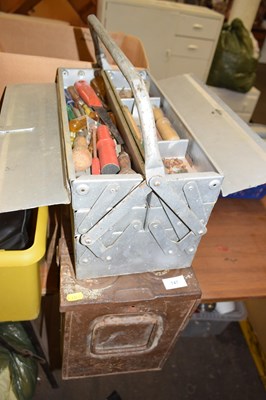Lot 747 - A pair of cantilever toolboxes and contents