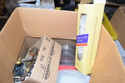 Lot 758 - Large box of various kitchen wares