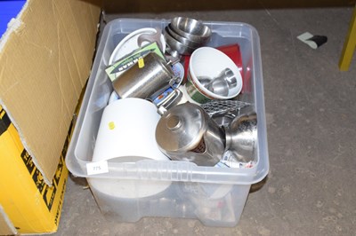 Lot 775 - Mixed lot of various kitchen wares