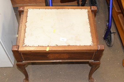 Lot 784 - A small side table