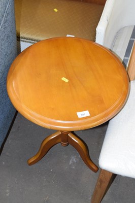 Lot 807 - A modern veneered wine table