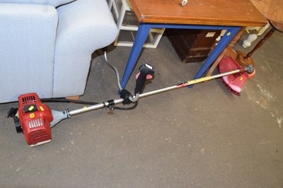 Lot 822 - A petrol strimmer