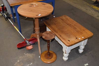 Lot 823 - A group of various tables