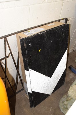 Lot 863 - A metal gate together with a road sign and a...