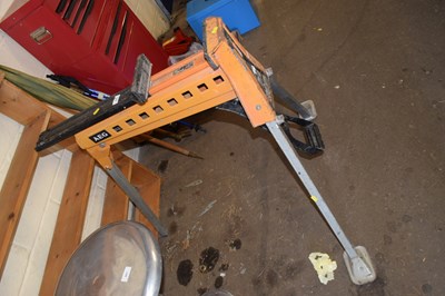 Lot 868 - An AEG cramp