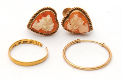 Lot 62 - A mixed lot: to include a pair of heart shape...