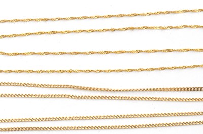 Lot 93 - Two 9ct chains: to include a 9ct curblink...