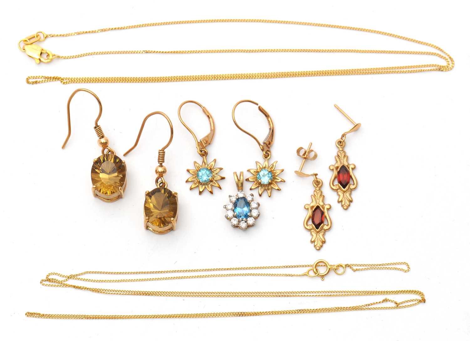 Lot 82 - A mixed lot of jewellery: to include two 9ct...