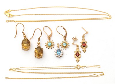 Lot 82 - A mixed lot of jewellery: to include two 9ct...
