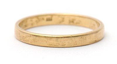 Lot 100 - A gold wedding band, stamped 333, size S, 2.2g