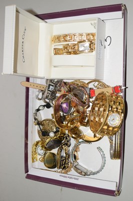 Lot 98 - Mixed Lot: Various costume jewellery