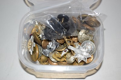 Lot 111 - Mixed Lot: Various military buttons