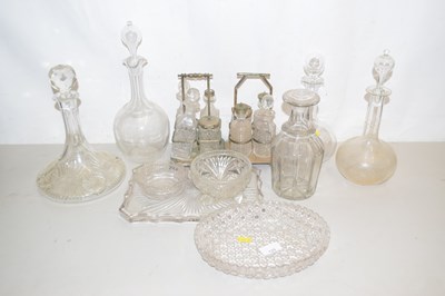 Lot 125 - Mixed Lot: Various clear glass decanters,...