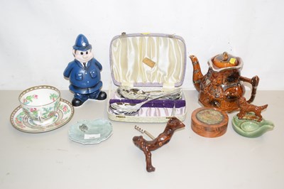 Lot 126 - Mixed Lot: Cased cutlery, a Wade pipe stand, a...