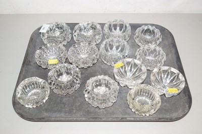 Lot 149 - A tray of clear glass salts