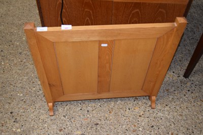 Lot 333 - LIGHT OAK FIRE SCREEN