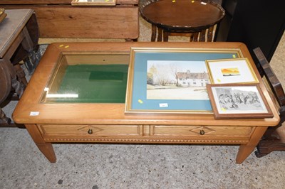 Lot 326 - Modern coffee table with display centre