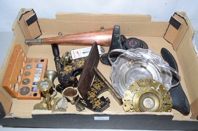 Lot 512 - Mixed Lot: Desk embossers, shoe lasts,...
