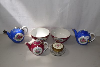 Lot 530 - Floral decorated porcelain tea wares, two of...