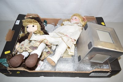 Lot 550 - Mixed Lot: Modern collectors dolls, various...