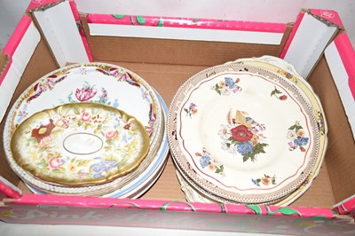 Lot 554 - A group of various dinner wares