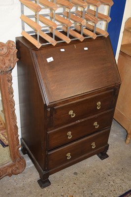 Lot 396 - SMALL EARLY 20TH CENTURY OAK THREE DRAWER...