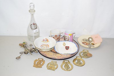 Lot 606 - Mixed Lot: Various royalty related items to...