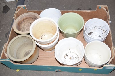 Lot 663 - Box of various jardinieres
