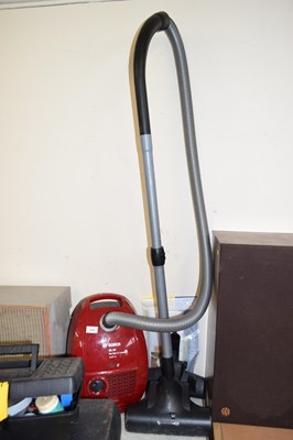 Lot 670 - A Bosch vacuum cleaner