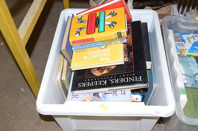 Lot 689 - Box of mixed books