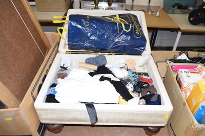 Lot 698 - A sewing box and contents