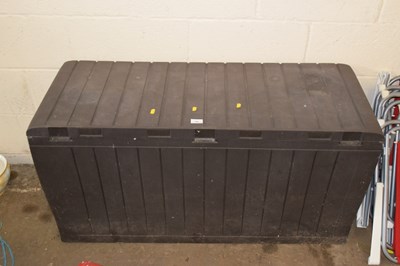 Lot 768 - Plastic garden tidy box