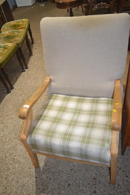 Lot 223 - Upholstered modern easy Chair