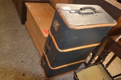 Lot 231 - Vintage Travelling Trunk