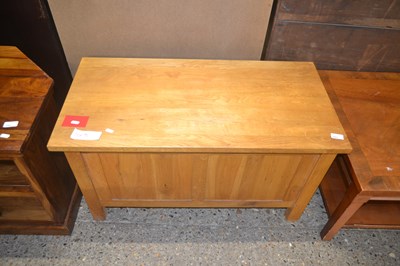 Lot 257 - Modern Blanket Chest