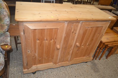 Lot 263 - Modern pine Sideboard