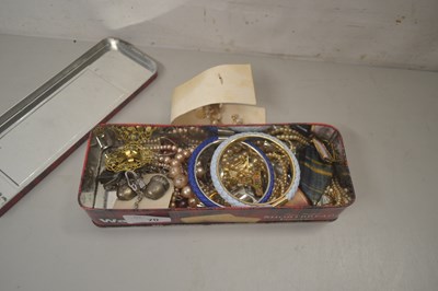 Lot 70 - Tin containing qty of costume jewellery
