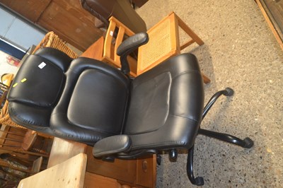 Lot 300 - Modern swivel Office Chair