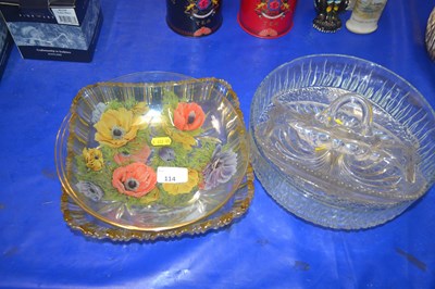 Lot 114 - Qty of glass dishes with floral design