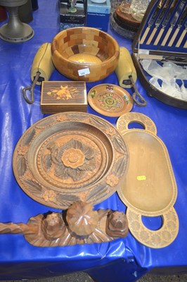 Lot 122 - Qty of carved wooden wares, bowl, shoe last,...