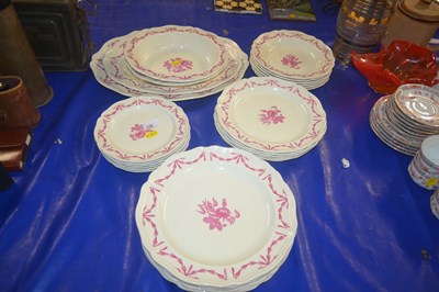 Lot 128 - Qty or Wedgewood dinner wares in the...