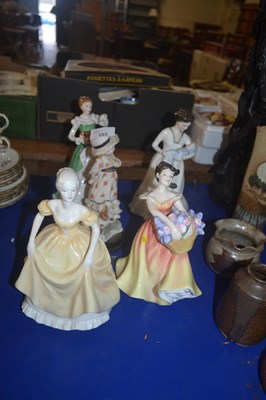 Lot 153 - A group of various figurines to include Royal...