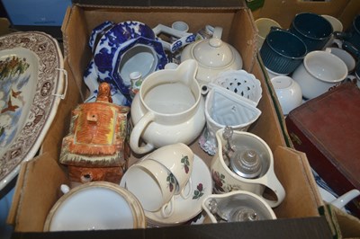 Lot 172 - Box containing a qty of cermaic items, teapots,...