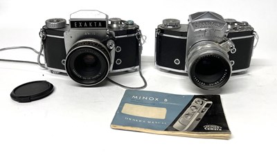 Lot 294 - Two Exakta camera's: to include an Ihagee...