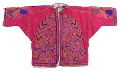Lot 206 - A 20th century women's Palestinian taqsireh...