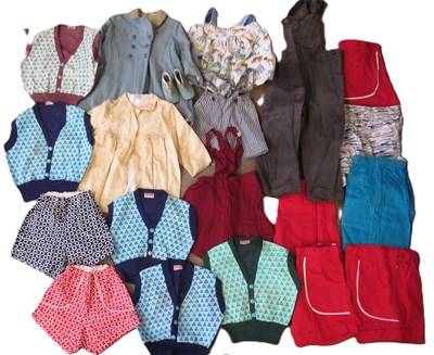 Lot 284 - A quantity of vintage children's clothing to...