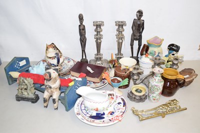 Lot 27 - Mixed Lot: Various assorted ornaments, novelty...