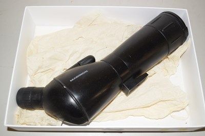 Lot 100 - A Maginon telescope
