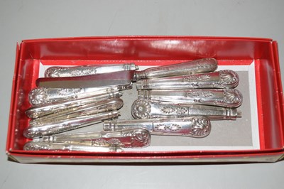 Lot 110 - A quantity of knife handles