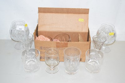Lot 162 - Mixed Lot: Various drinking glasses in a...